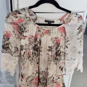 Sara Michelle Floral Blouse - Cream and Pink
